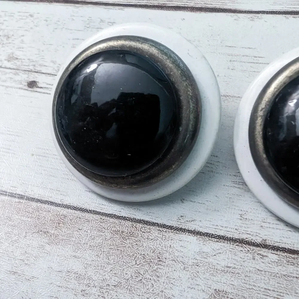 Vintage clip earrings
